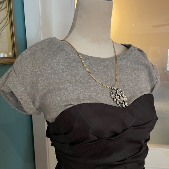 Elizabeth & James Dress - Picture 3 of 3